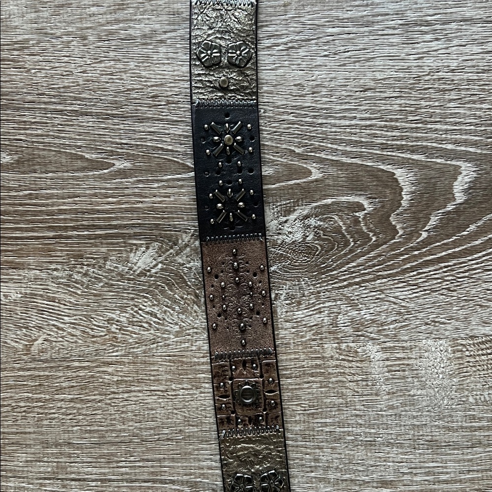 Fossil Metallic Embossed Patchwork Leather Belt Size L - Picture 5 of 9